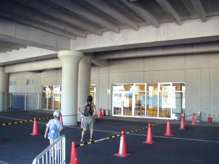 埼玉スタジアム2002　2002年のスタジアムツアー　レストプラザ入口