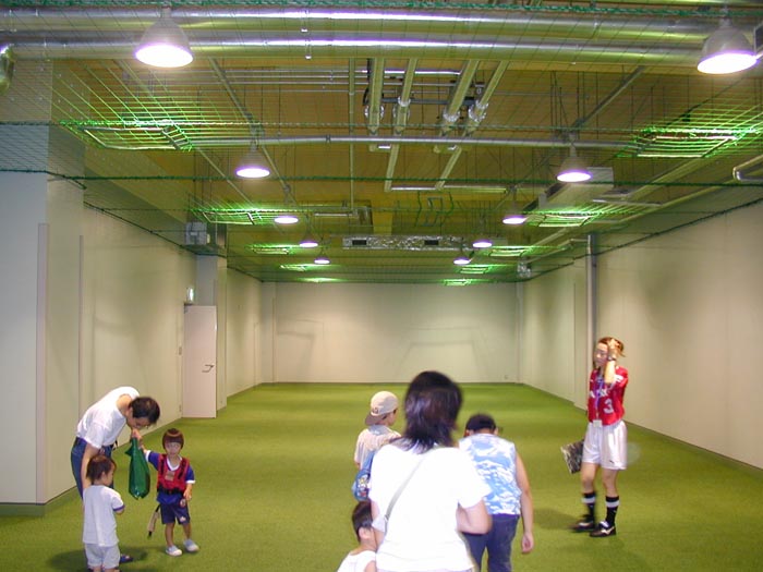 埼玉スタジアム2002　2002年のスタジアムツアー　人工芝の調整室