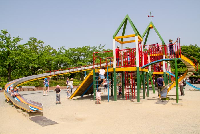 上尾丸山公園　児童遊園地（金属製の大型複合遊具）