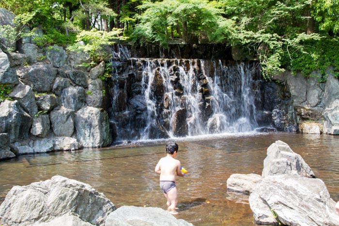 上尾丸山公園 水遊び場 滝壺
