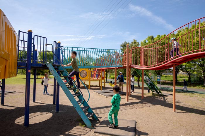 番場公園　大型コンビネーション遊具　小学校低学年のエリア