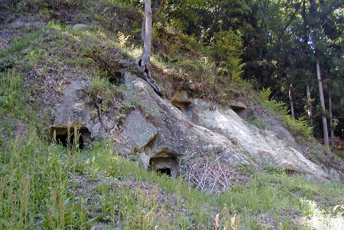 八丁湖公園　黒岩横穴墓群