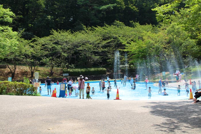 埼玉県こども動物自然公園　じゃぶじゃぶ池（水遊び）