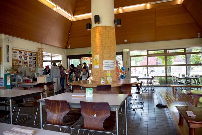 埼玉県農林公園 咲楽屋 フロア