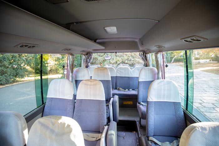 国営武蔵丘陵森林公園　園内バス　小さい方の25人乗り　車内